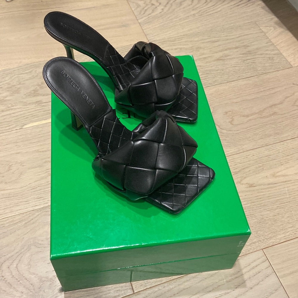Bottega Veneta Black Lido Mule size 37.5